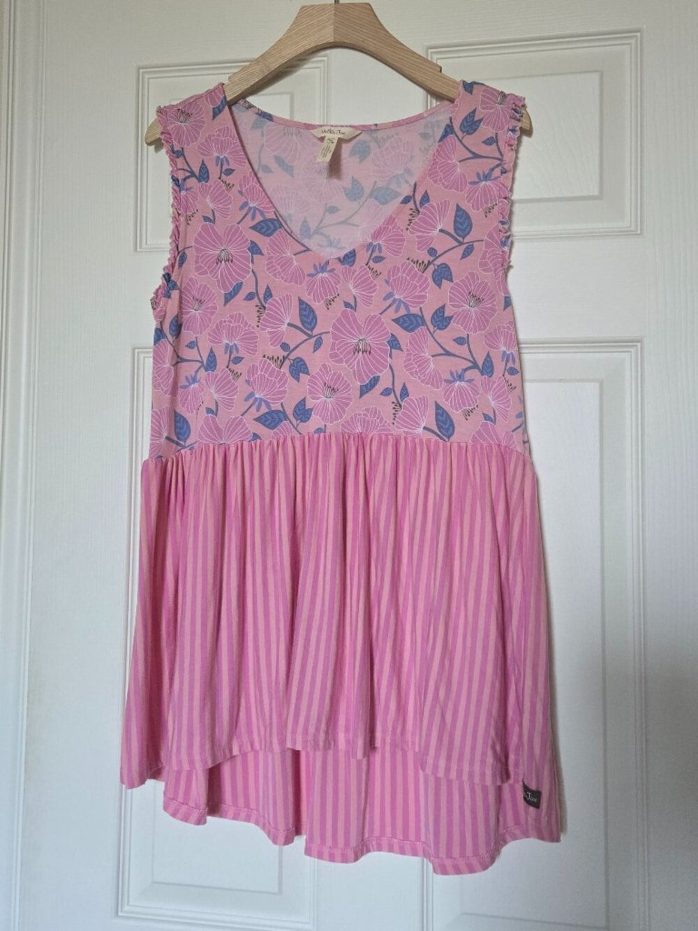 Matilda Jane Women's Pink Off She Goes Flowy Floral Top - Size Medium